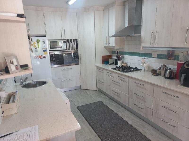 3 Bedroom Property for Sale in Somerset West Western Cape